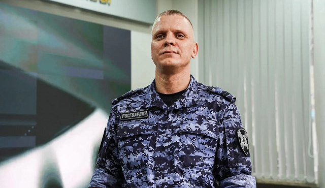 Героем рубрики «Знай наших» в День парашютиста стал сотрудник  вневедомственной охраны столичного главка Росгвардии